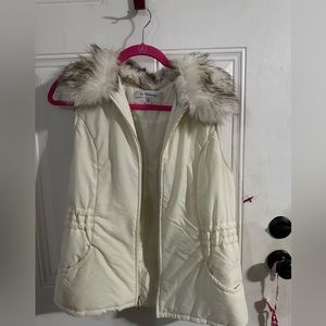 Croft and barrow puffy vest with faux fur collar